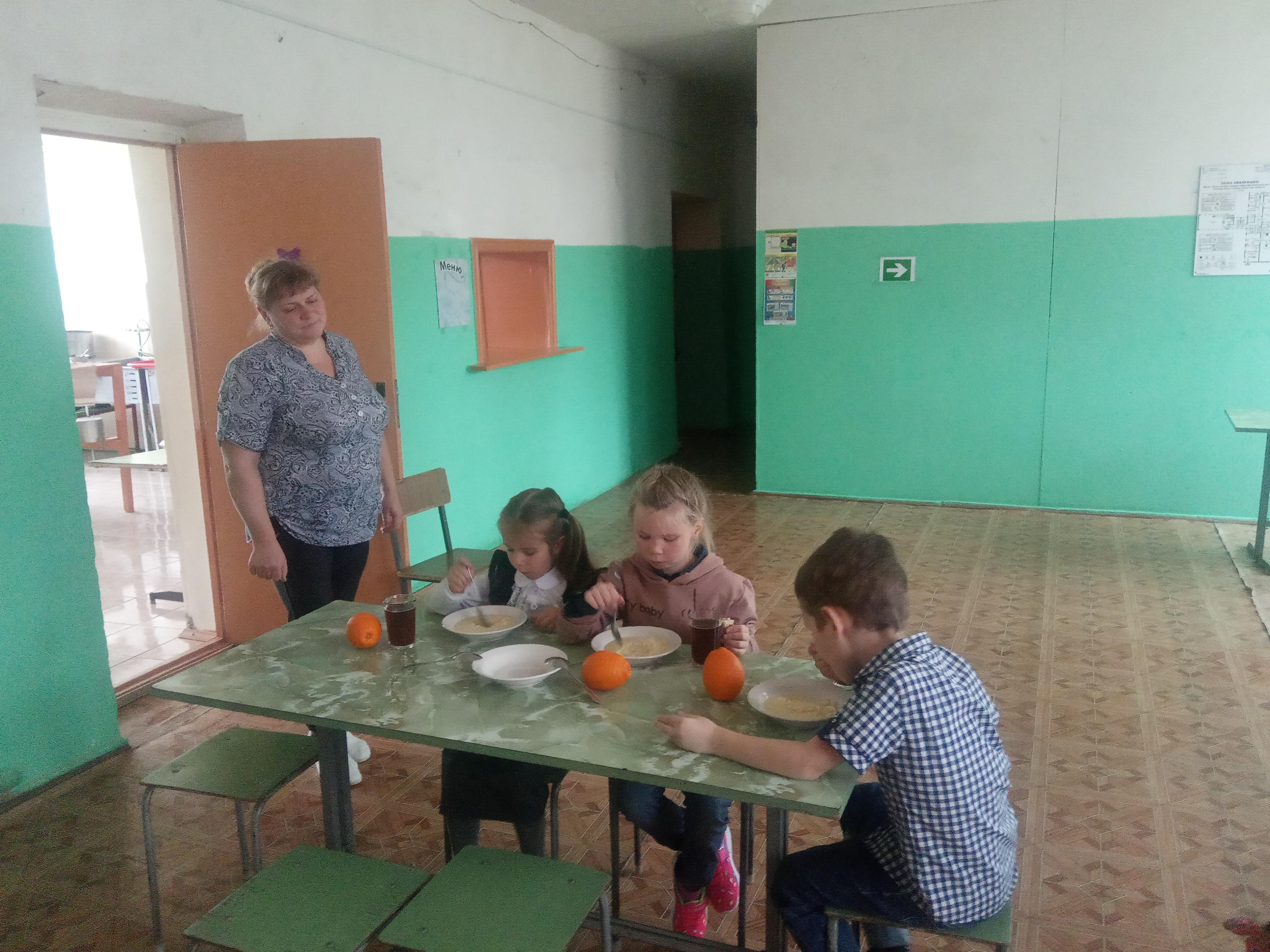 Изображения столовой.